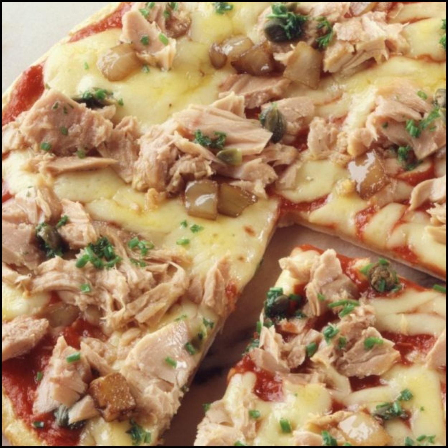 TUNA PIZZA